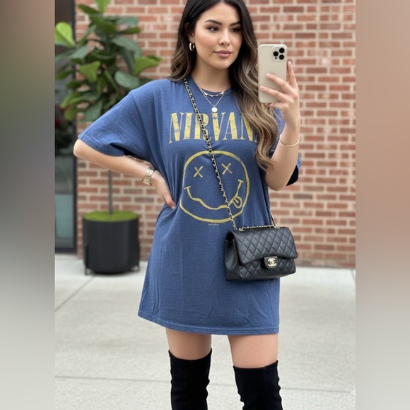 Tops - Nirvana Tee